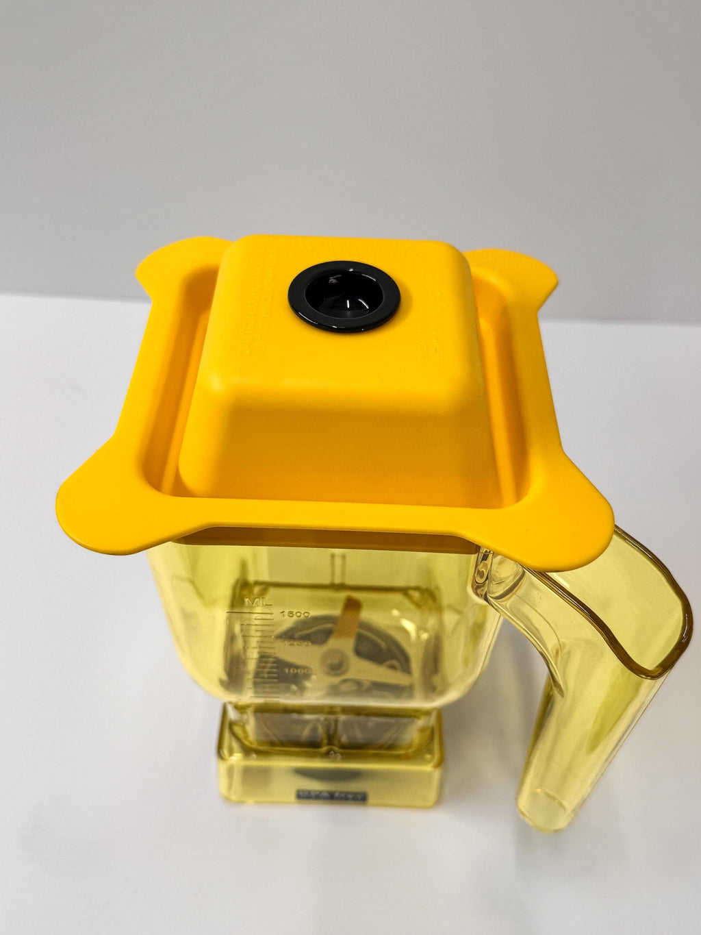 Yellow B Jug 1.5L with 6 Blade and Tamper Rod