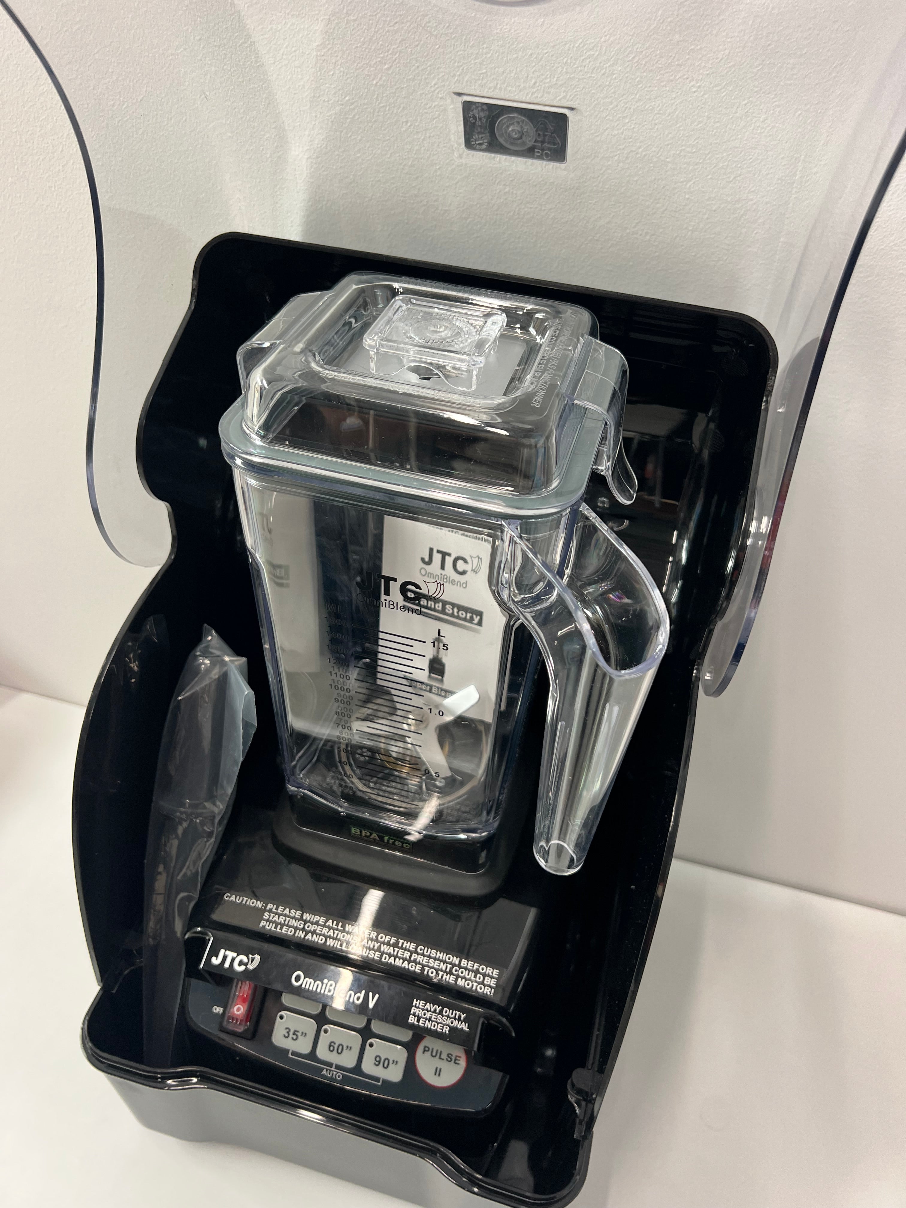 JTC OmniBlend TM 800AQ with 1.5L D Jug Set & OmniShield I Sound Shield 7 Year Warranty