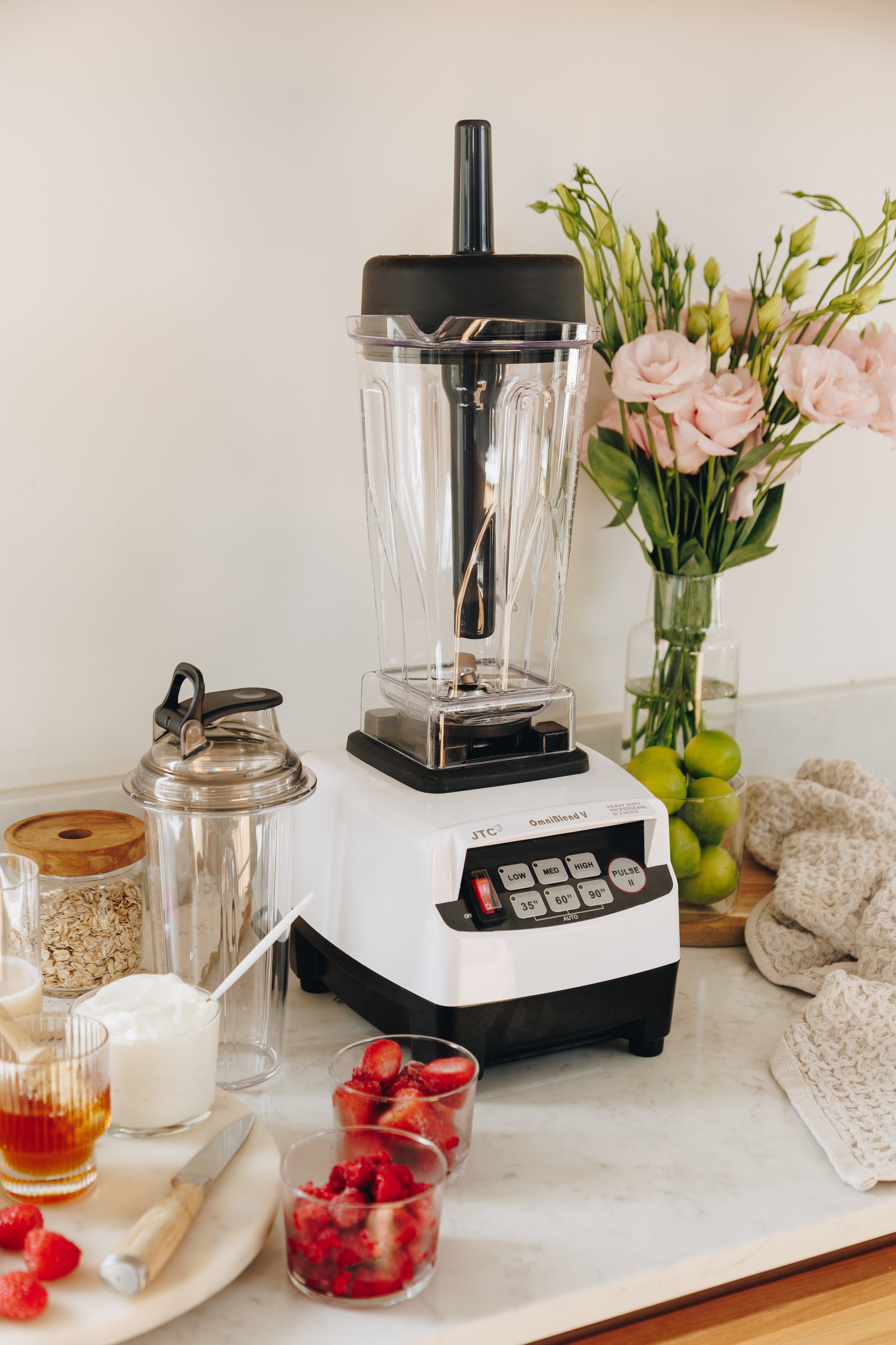 JTC OmniBlend TM 800 2 Litre Jug with Tamper Black, Maroon, White